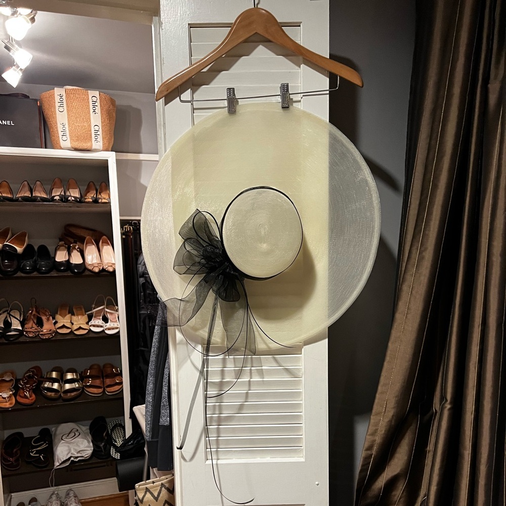 Cream & White Derby Hat